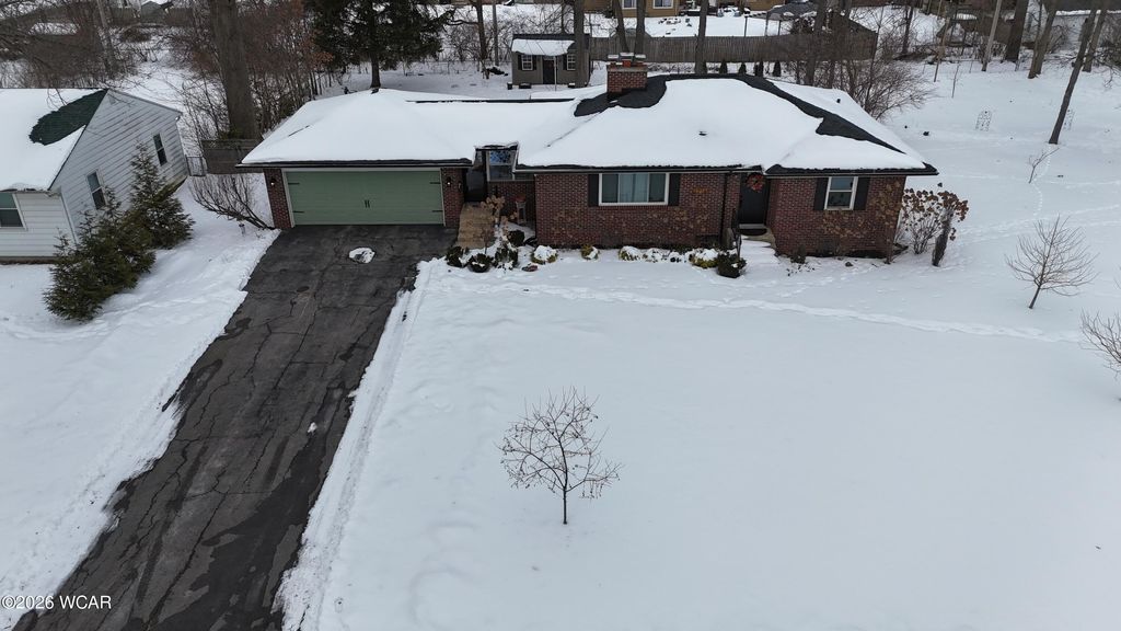 Photo of 1716 OAKLAND PKWY Pkwy, Lima, OH 45805 (MLS # 309406)