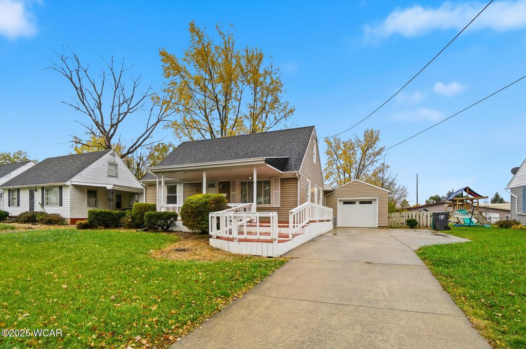 Photo of 1909 Wales Avenue, Lima, OH 45805 (MLS # 308799)