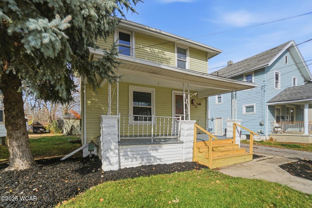 Photo of 650 S Dewey Avenue, Lima, OH 45801 (MLS # 308886)