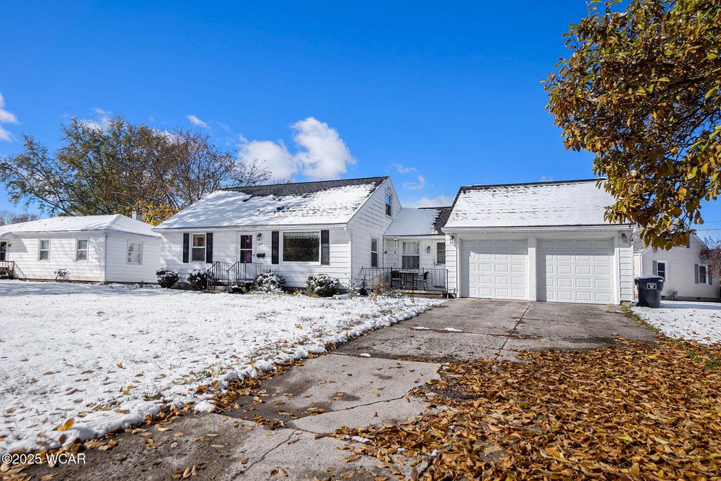 Photo of 209 N Dale Drive, Lima, OH 45805 (MLS # 308791)