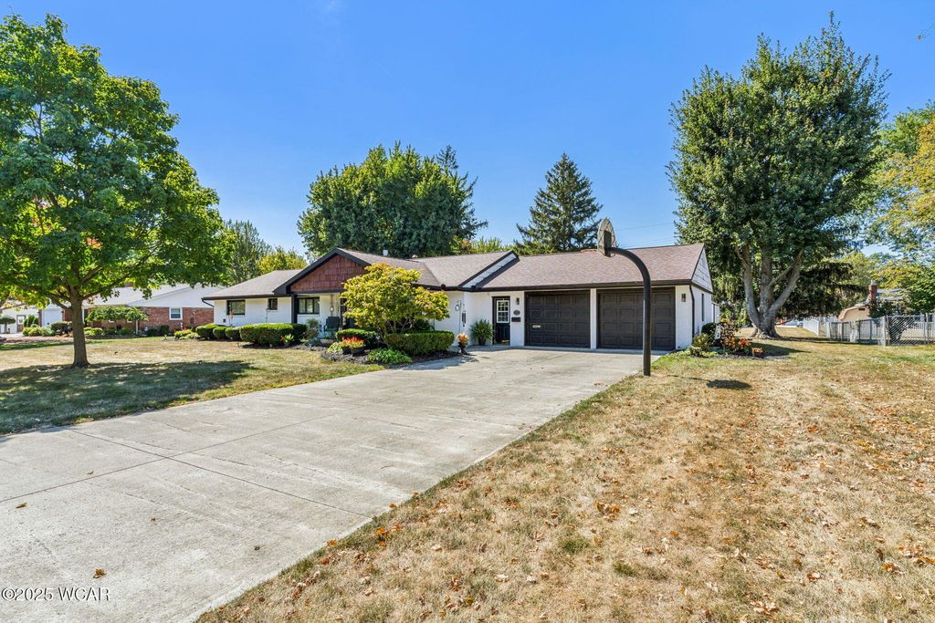 Photo of 1018 Cherry Lane, Findlay, OH 45840 (MLS # 308315)