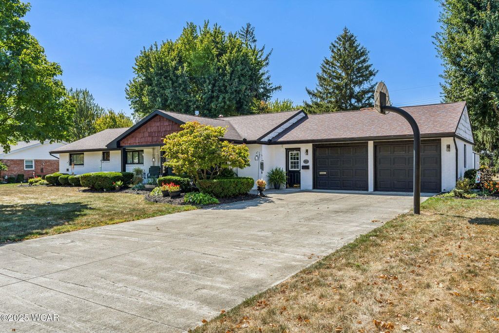 Photo of 1018 Cherry Lane, Findlay, OH 45840 (MLS # 308315)