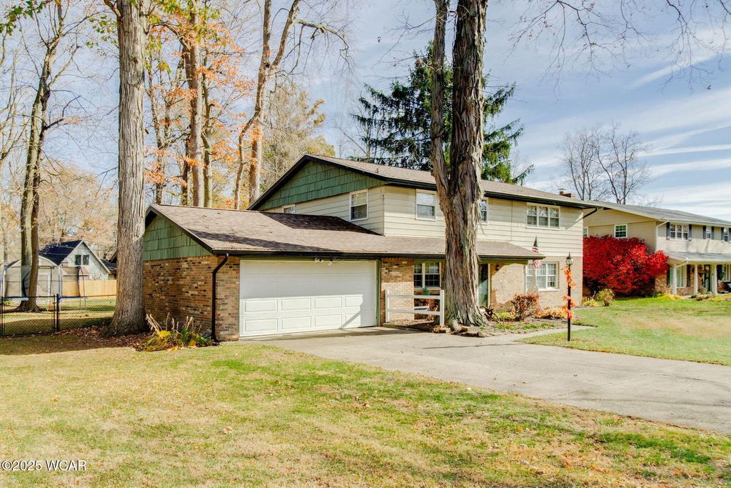 Photo of 3523 Woodhaven Lane, Lima, OH 45806 (MLS # 308803)