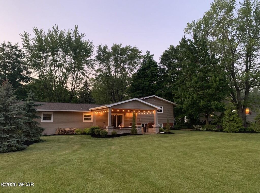 Photo of 3829 Meadowview Drive, Lima, OH 45805 (MLS # 309585)