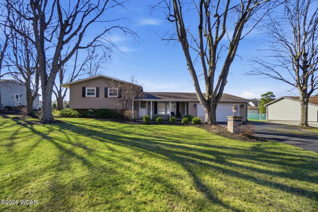 Photo of 3829 Meadowview Drive, Lima, OH 45805 (MLS # 309585)