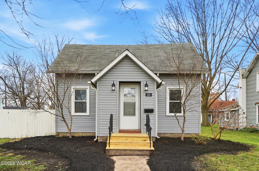 Photo of 215 S Vine Street, Van Wert, OH 45891 (MLS # 309821)