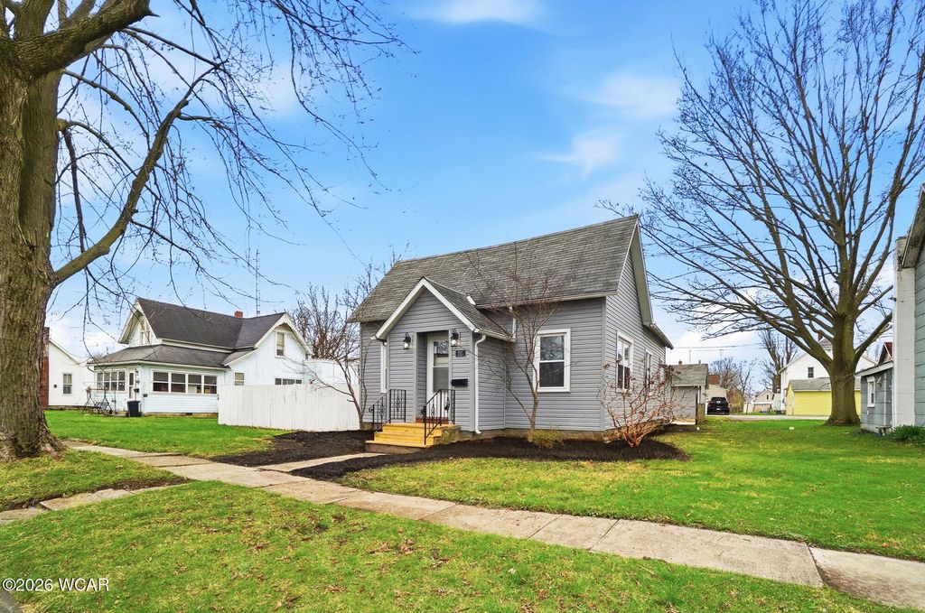 Photo of 215 S Vine Street, Van Wert, OH 45891 (MLS # 309821)