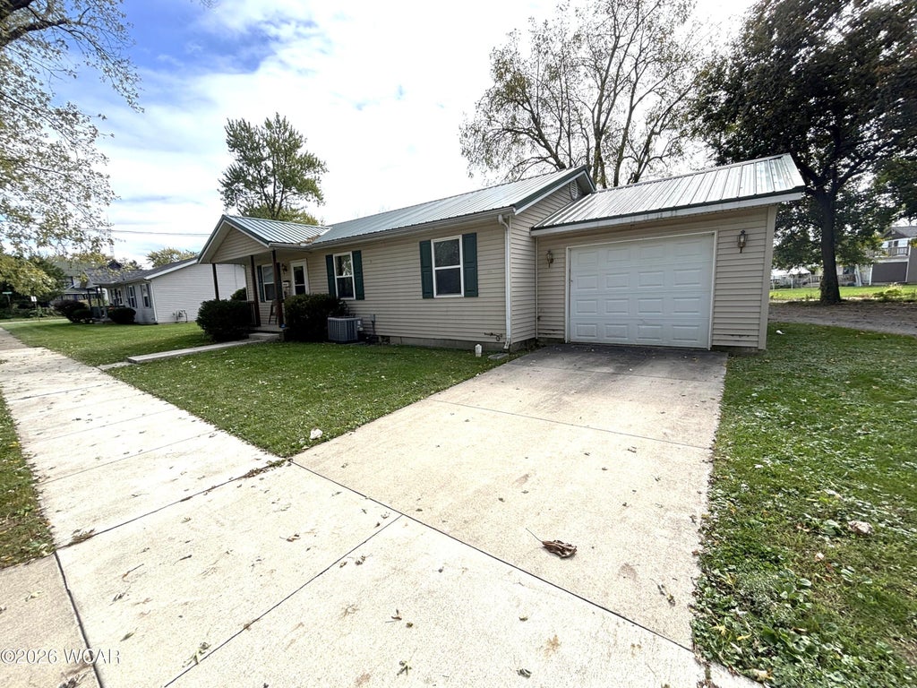 Photo of 604 Fairview Avenue, Lima, OH 45804 (MLS # 311952)