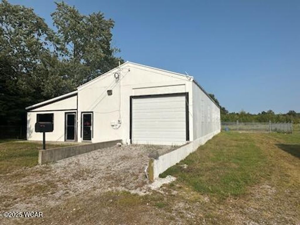 Photo of 1790 N Eastown Road, Lima, OH 45807 (MLS # 308169)