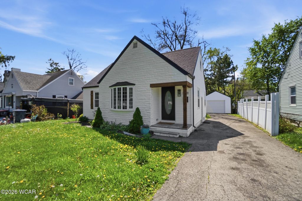 Photo of 2011 W Wayne Street, Lima, OH 45805 (MLS # 310023)