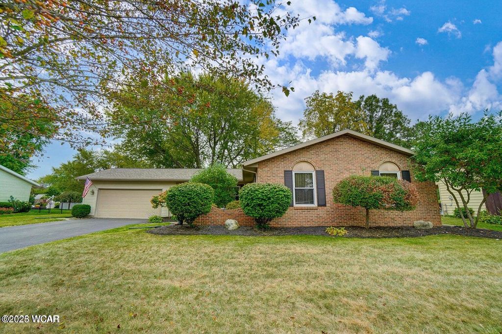 Photo of 5103 Hummingbird Street, Lima, OH 45807 (MLS # 308744)