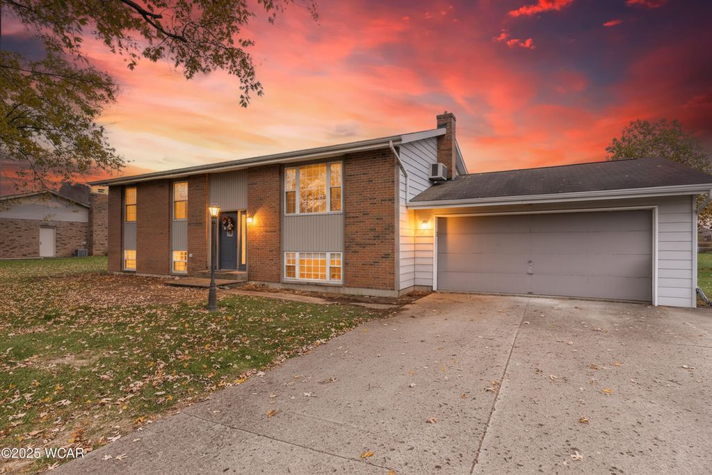 Photo of 2642 Broadway Avenue, Sidney, OH 45365 (MLS # 308802)