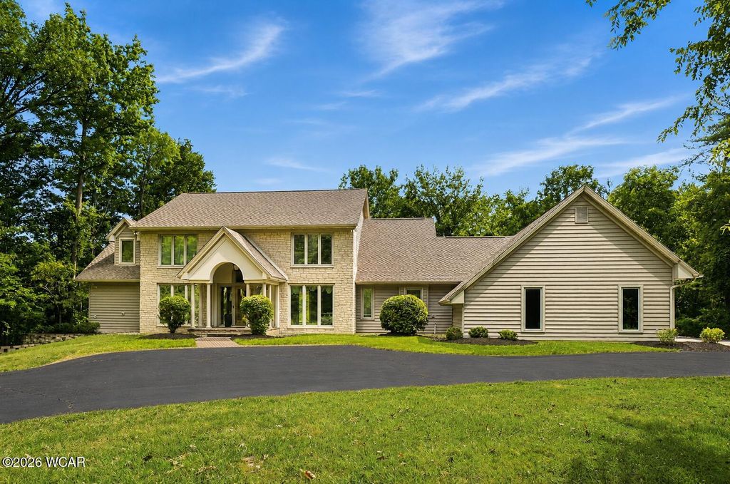 Photo of 109 Hawthorne Drive, Lima, OH 45805 (MLS # 310984)