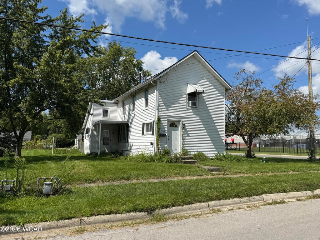 Photo of 1041 Summit Street, Lima, OH 45801 (MLS # 311368)