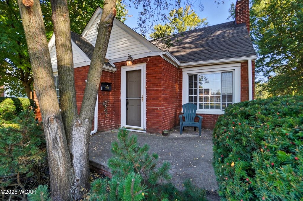 Photo of 2100 University Boulevard, Lima, OH 45805 (MLS # 308256)