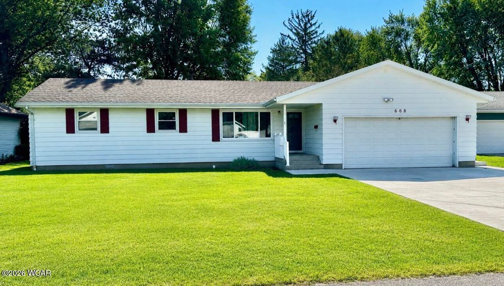 Photo of 608 Davis Street, Delphos, OH 45833 (MLS # 310434)