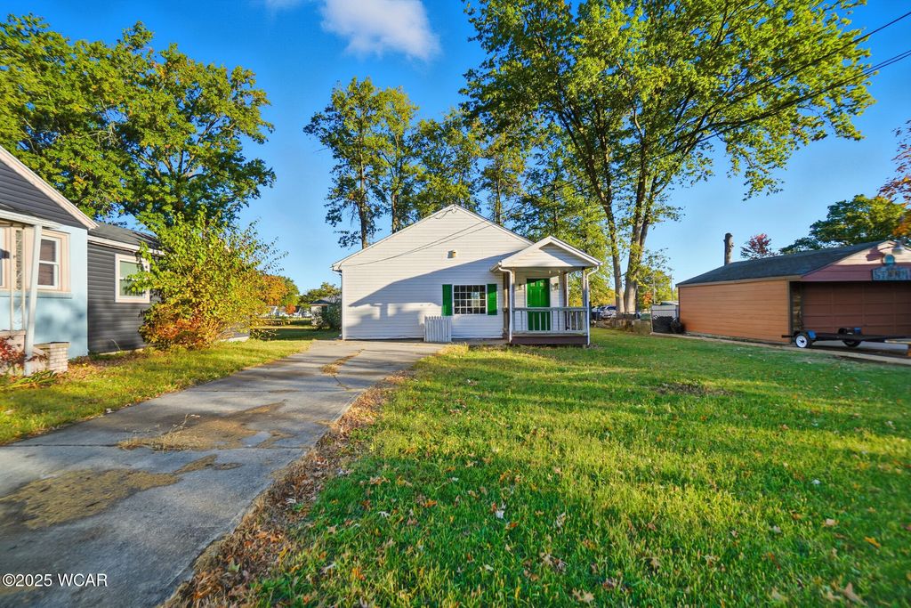 Photo of 608 W O&#39;Connor Avenue, Lima, OH 45801 (MLS # 308601)