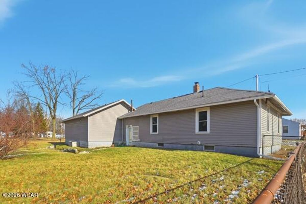 Photo of 500 W Robb Avenue, Lima, OH 45801 (MLS # 309150)