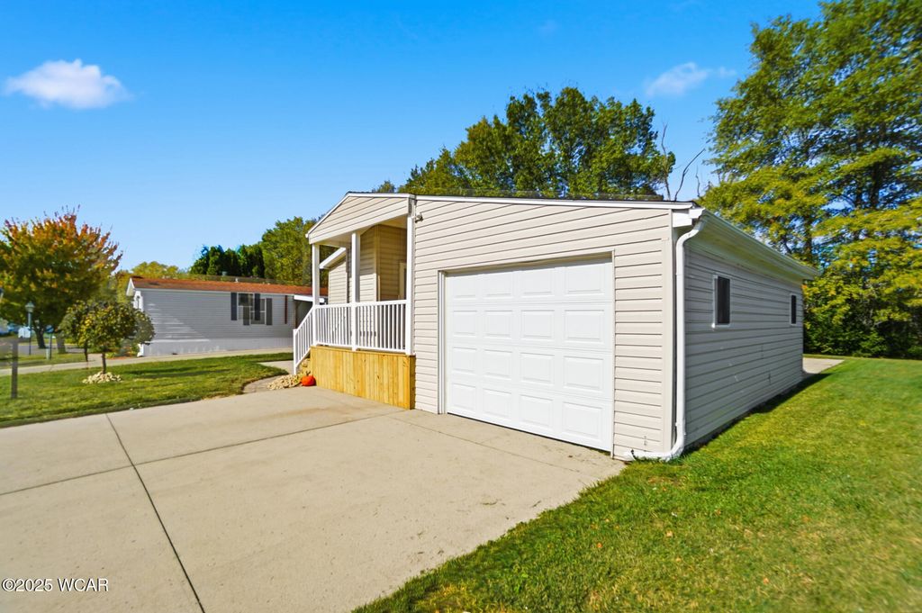 Photo of 14 Deer Run, Lima, OH 45807 (MLS # 308682)