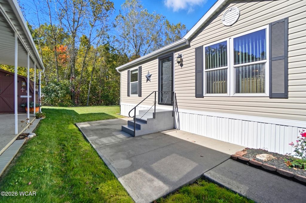 Photo of 573 Waterview Circle, Lima, OH 45804 (MLS # 309881)