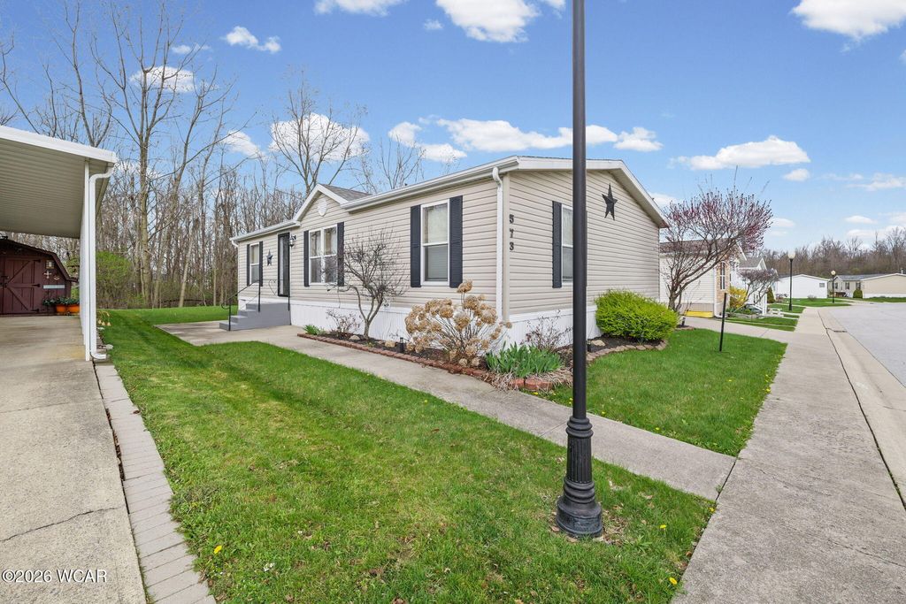 Photo of 573 Waterview Circle, Lima, OH 45804 (MLS # 309881)