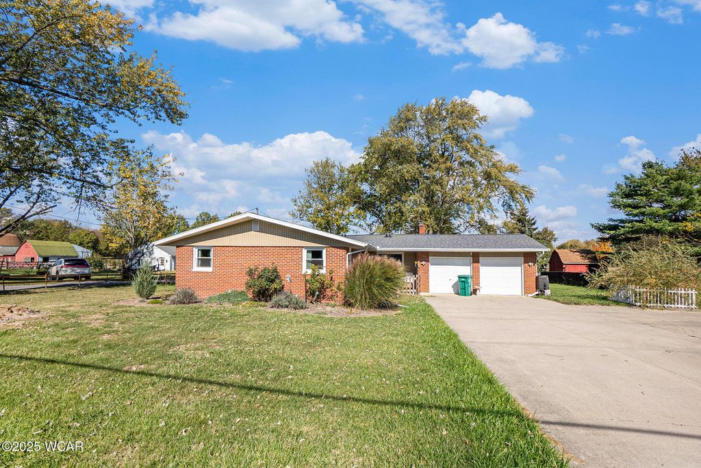 Photo of 4540 East Road, Lima, OH 45807 (MLS # 308635)