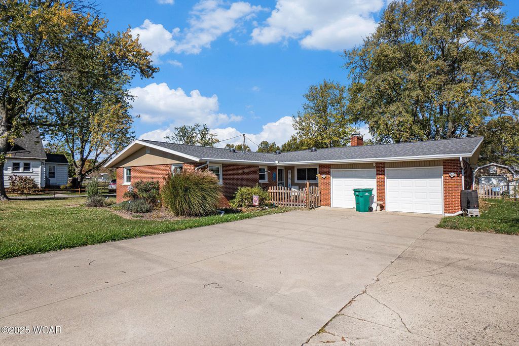 Photo of 4540 East Road, Lima, OH 45807 (MLS # 308635)