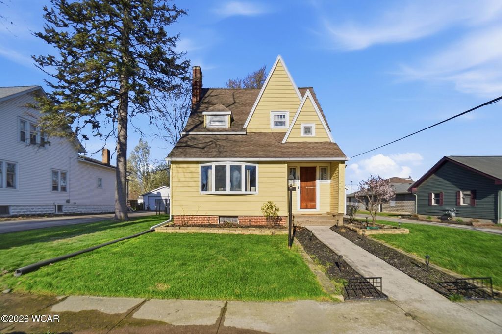 Photo of 415 Maple Street, Delphos, OH 45833 (MLS # 309958)