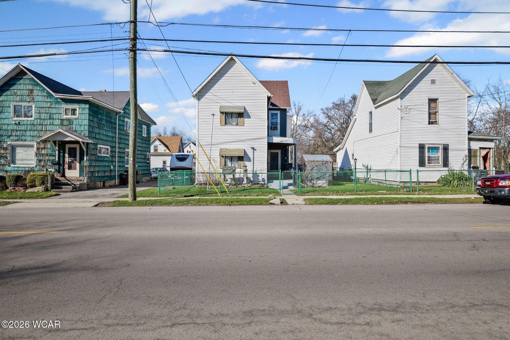 Photo of 418 W Vine Street, Lima, OH 45804 (MLS # 309711)