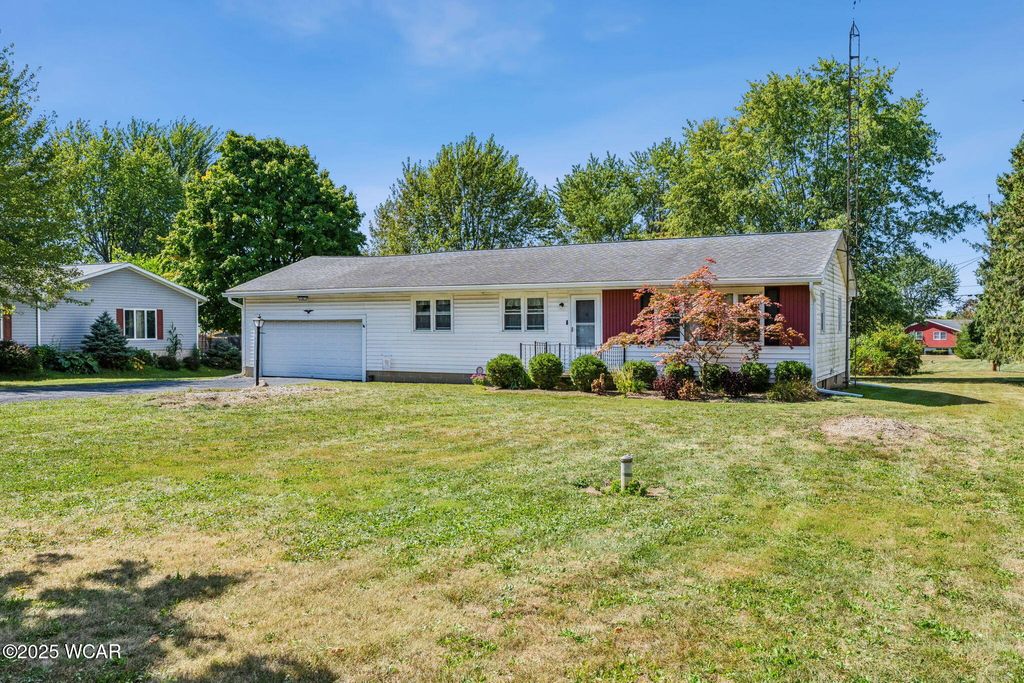 Photo of 11803 Hillcrest Drive, Kenton, OH 43326 (MLS # 308255)