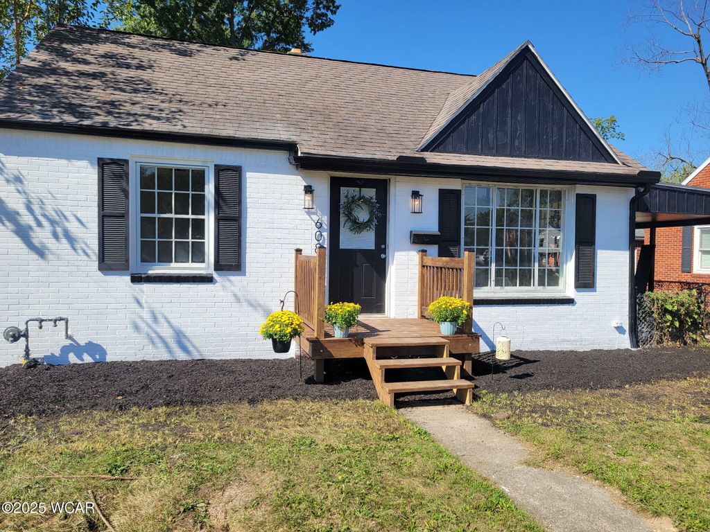 Photo of 608 Primrose Place S, Lima, OH 45805 (MLS # 308511)