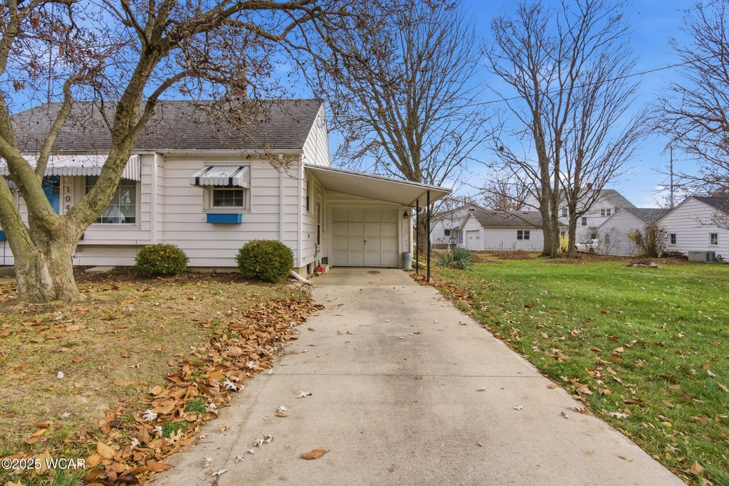 Photo of 1040 Elm Street, Van Wert, OH 45891 (MLS # 308916)