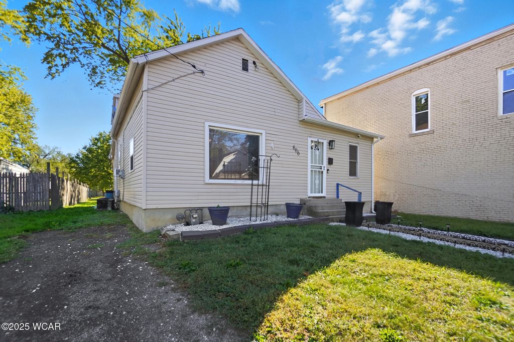 Photo of 606 N West Street, Lima, OH 45801 (MLS # 308581)