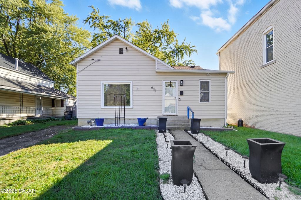 Photo of 606 N West Street, Lima, OH 45801 (MLS # 308581)