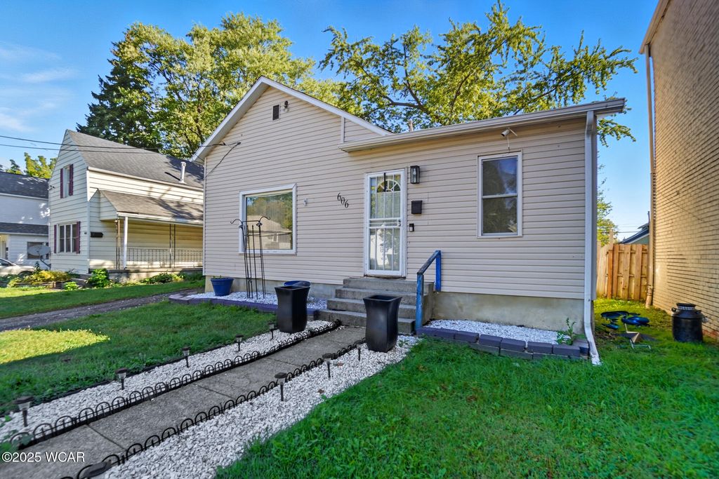 Photo of 606 N West Street, Lima, OH 45801 (MLS # 308581)