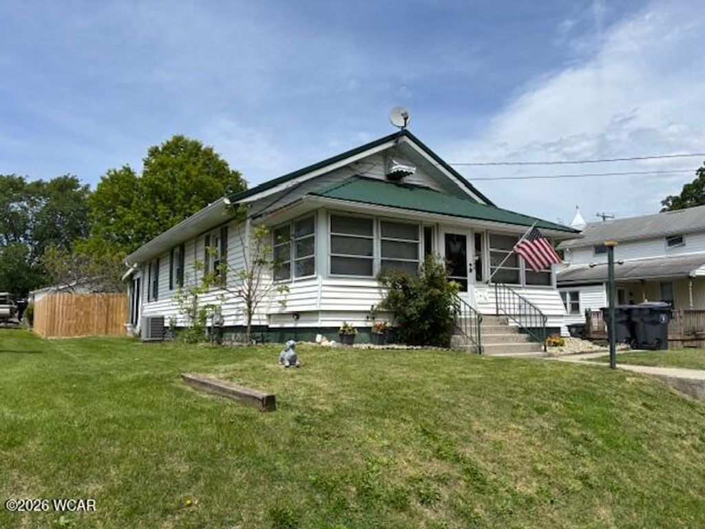 Photo of 1125 E Market Street, Lima, OH 45804 (MLS # 310158)