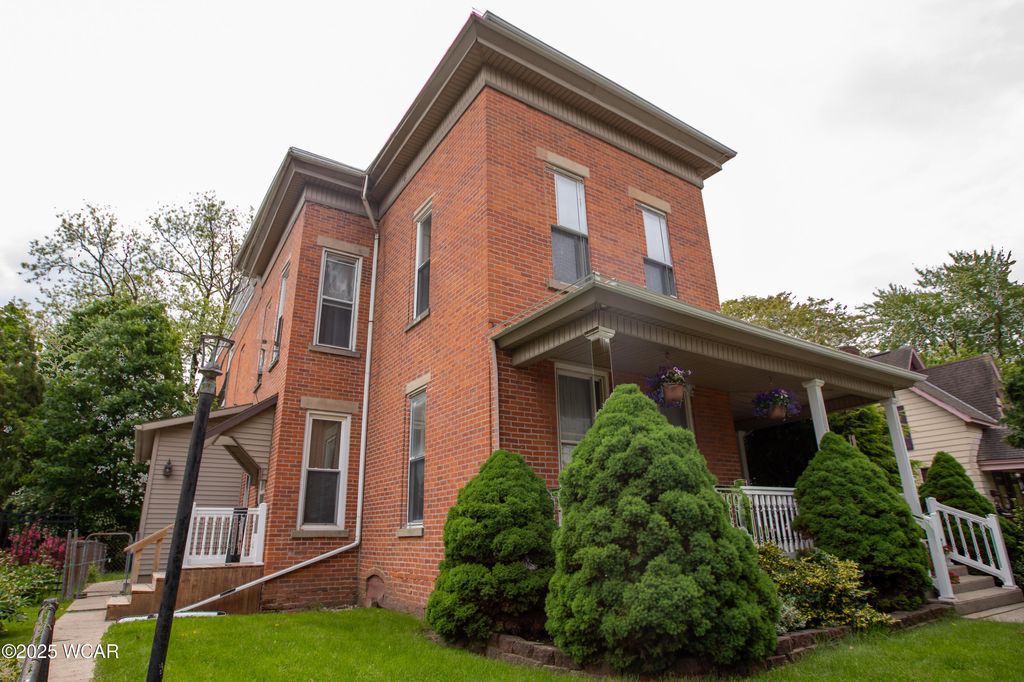 Photo of 214 N Jefferson Street, Van Wert, OH 45891 (MLS # 307317)