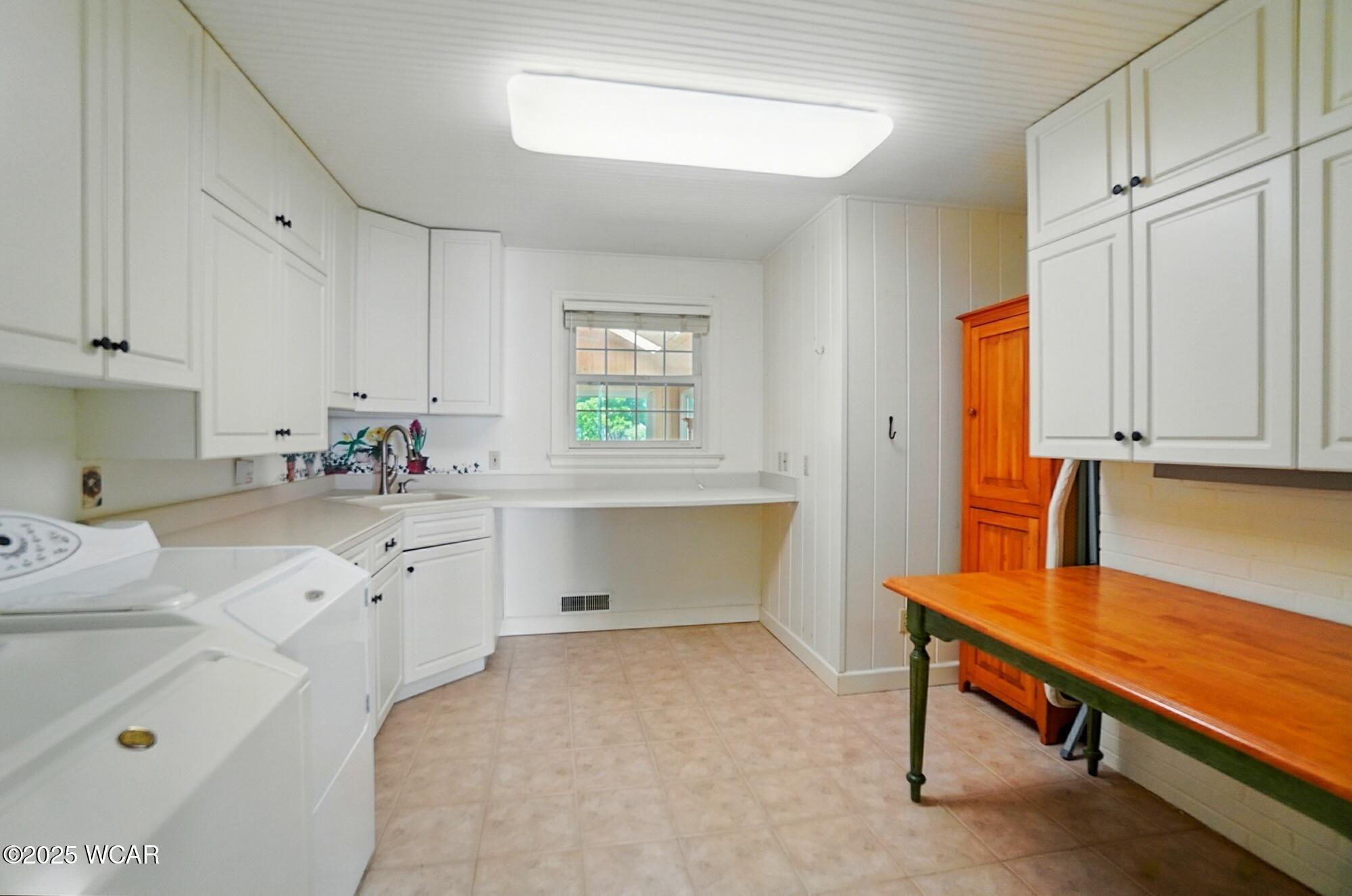 Lima, Ohio 45805, United States, 3 Bedrooms Bedrooms, ,3 BathroomsBathrooms,Residential,Active,141874