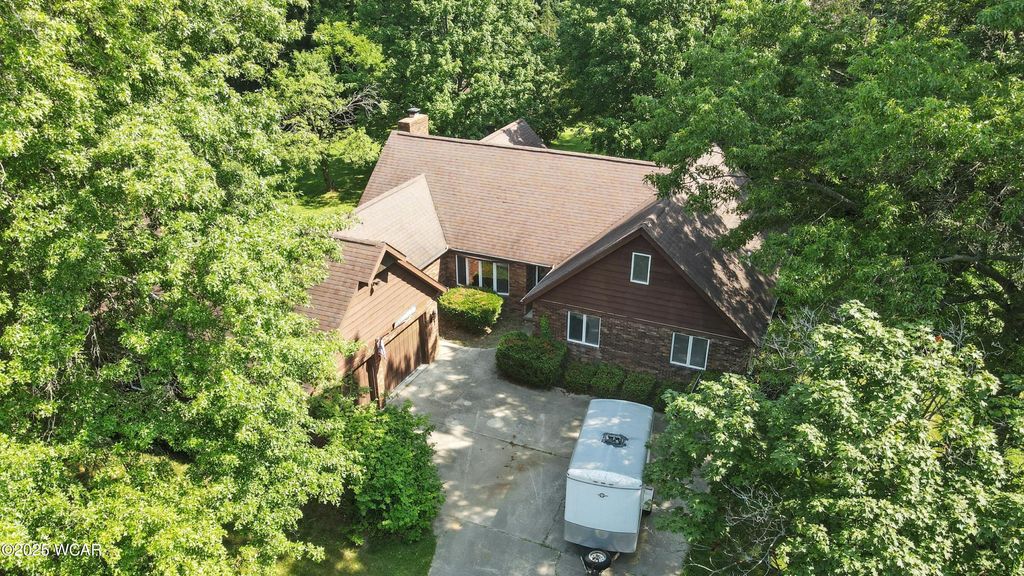 Photo of 3798 Kissinghollow Drive, Lima, OH 45801 (MLS # 309982)