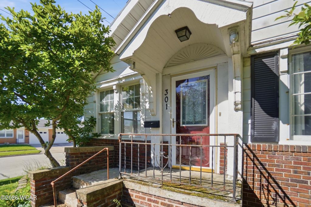 Photo of 301 N Main Street, Saint Marys, OH 45885 (MLS # 310242)