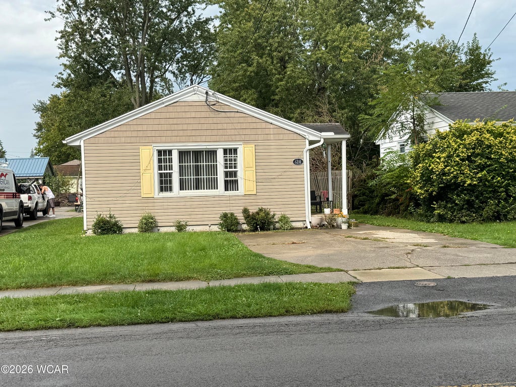 Photo of 1211 N Metcalf Street, Lima, OH 45801 (MLS # 311446)
