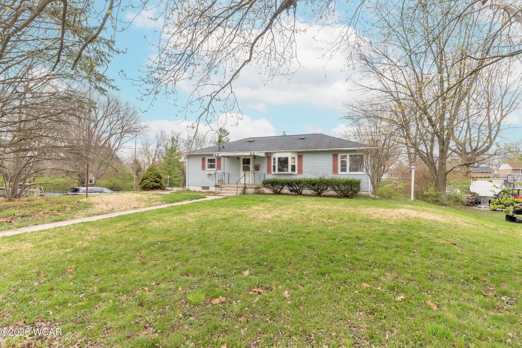 Photo of 404 Koch Avenue, Vandalia, OH 45377 (MLS # 309860)