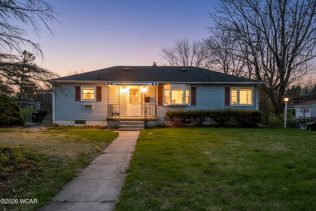 Photo of 404 Koch Avenue, Vandalia, OH 45377 (MLS # 309860)