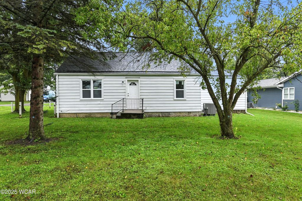 Photo of 301 Forrest Street, Continental, OH 45831 (MLS # 307930)