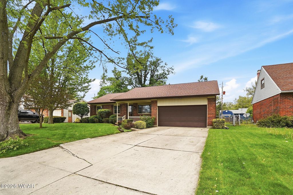 Photo of 5014 Lobo Street, Lima, OH 45807 (MLS # 310098)
