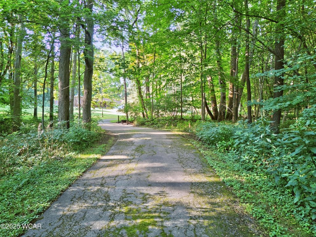 Photo of 18333 Herring Road, Sidney, OH 45365 (MLS # 308018)