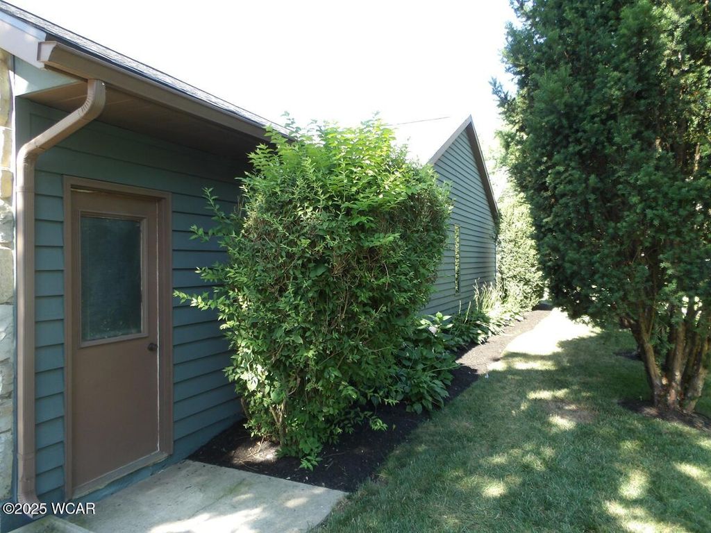 Photo of 3648 Hiawatha Trail, Lima, OH 45806 (MLS # 307768)