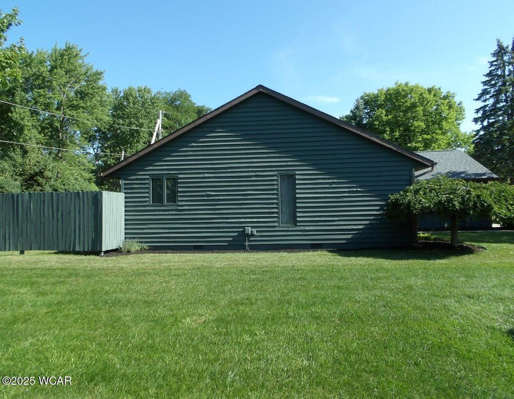 Photo of 3648 Hiawatha Trail, Lima, OH 45806 (MLS # 307768)