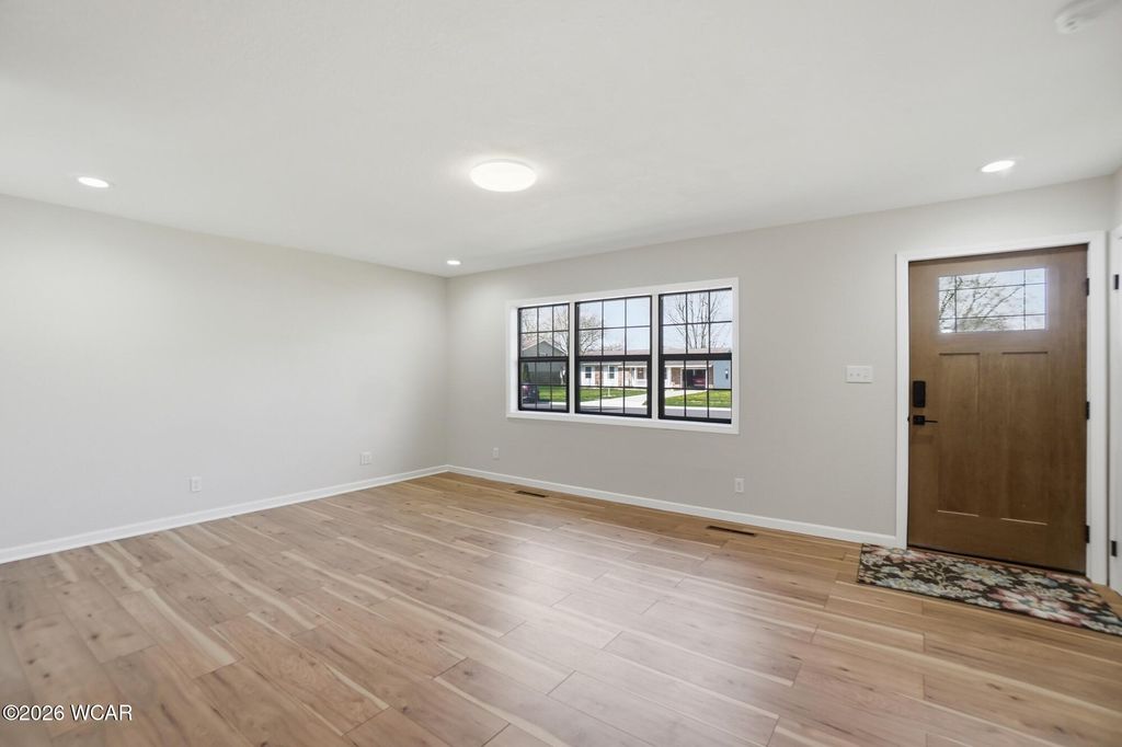 Photo of 810 N Blackhoof Street, Wapakoneta, OH 45895 (MLS # 309885)