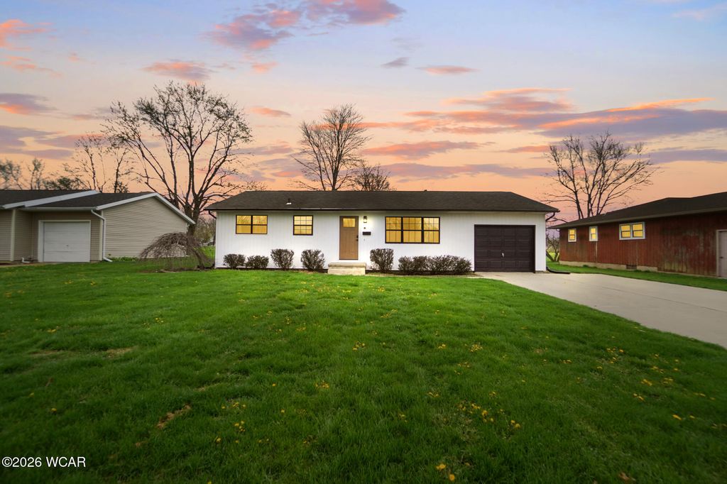 Photo of 810 N Blackhoof Street, Wapakoneta, OH 45895 (MLS # 309885)